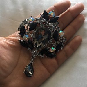 Brand new rhinestone brooch pin